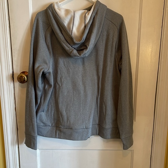 Under Armour Sweatshirt - Picture 2 of 4